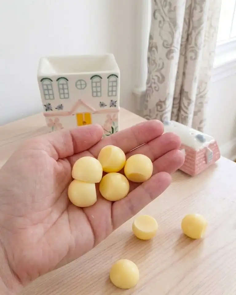 Waxmelts citronela, detalle 2